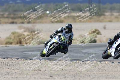 media/Oct-05-2025-CVMA (Sun) [[beeef4f201]]/Race 5-Amateur Supersport Open (Holeshot)/